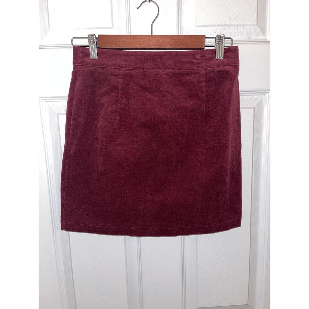 Forever 21 SZ Medium Burgundy Velvet Courderoy Mini Skirt Zipper Front